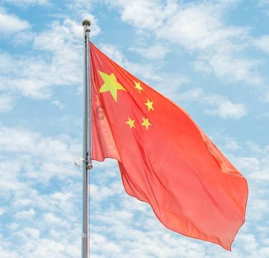 莱万多夫斯基是否会赢得金球奖？他目前效力于哪支球队？游戏画面
